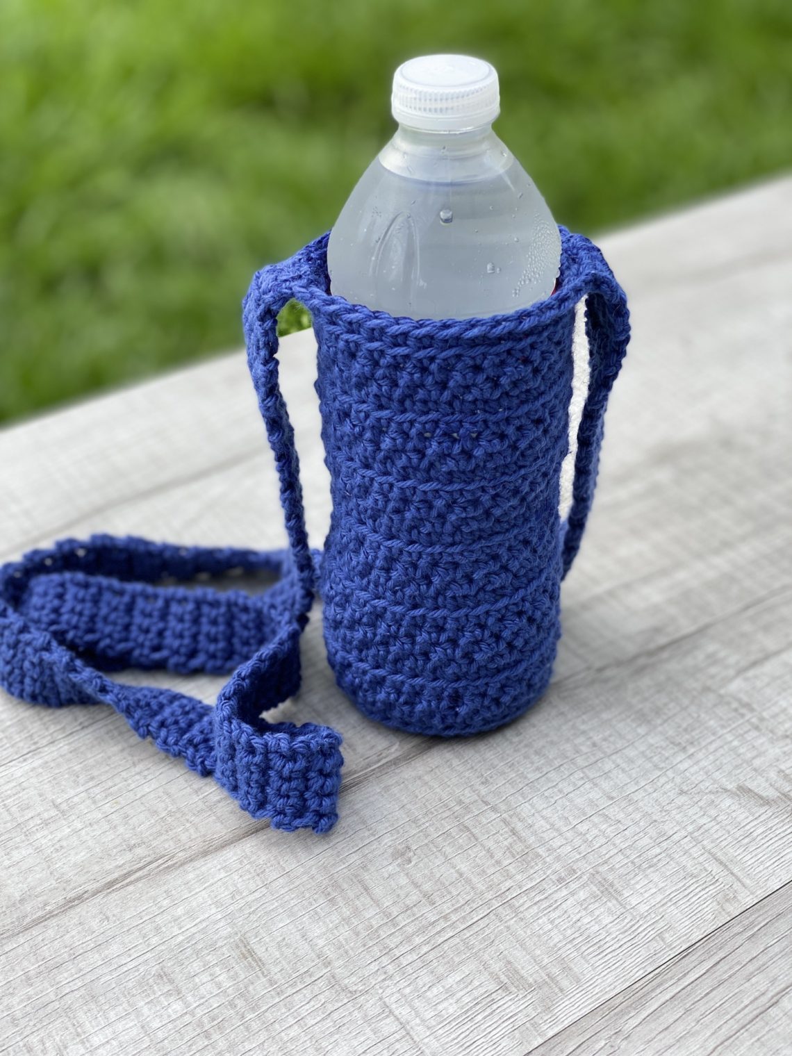 Free Crochet Pattern: Carry All Bottle Holder - Avery Lane Creations